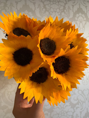 Everlasting Sunflower Heart - Forever Fleurs