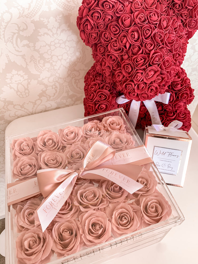 Grand Acrylic Rose Box (FREE GIFT BOX!) - Forever Fleurs